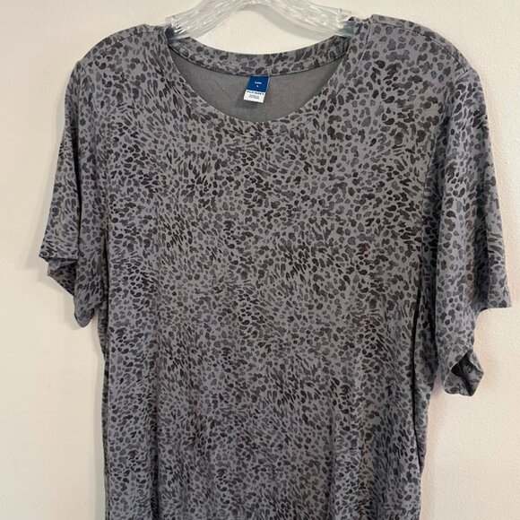 Old Navy Tops - Old Navy Luxe Short Sleeve T-Shirt in Gray Leopard Print Cheetah Print, Large